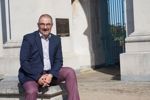 Cllr Kelvin Wright sat outside on the steps